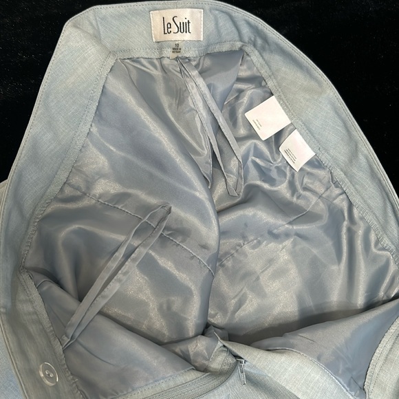 Pale Gray Vintage 2 Piece Single Breasted Pantsuit w Pearlized Buttons - Picture 4 of 7